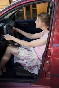  Autositze können zu einer ungesunden Nackenhaltung führen - Behandlung durch die Pohltherapie