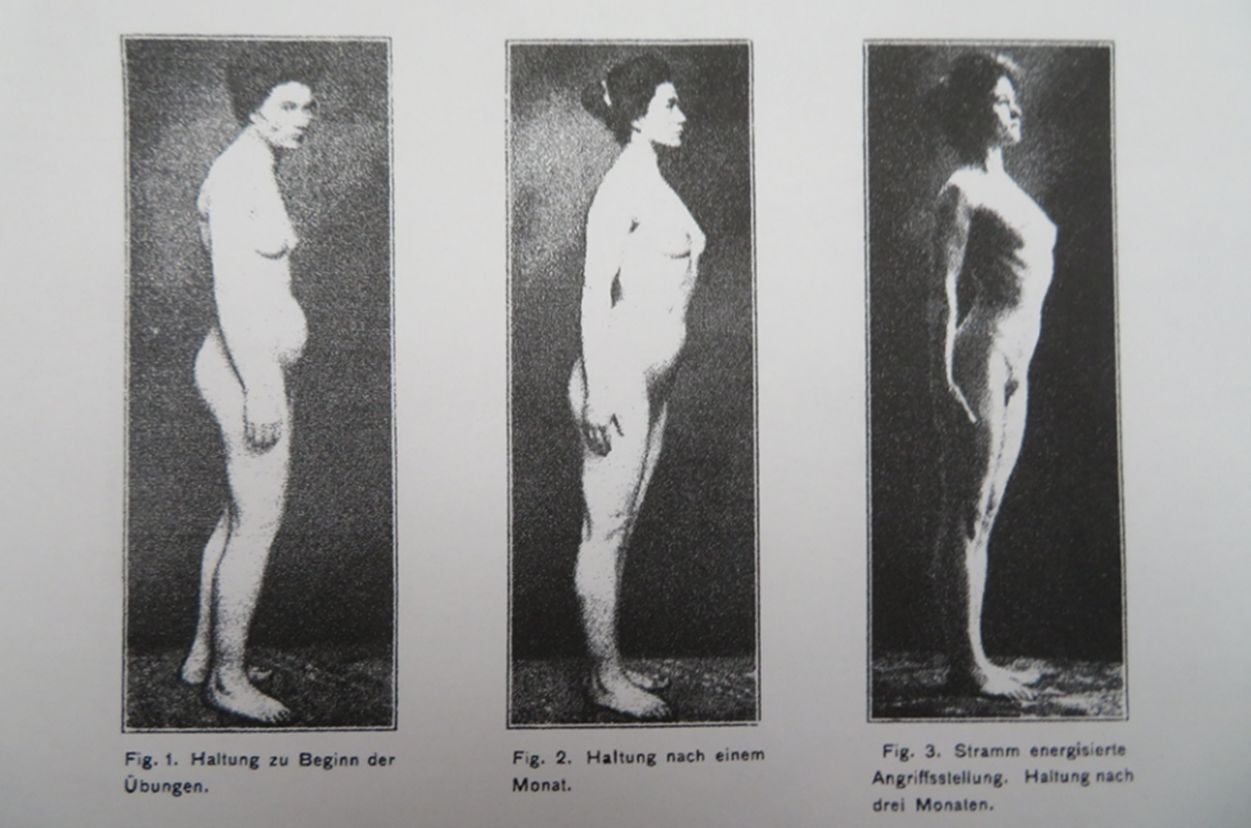 Ein Beispiel für Brust raus, Bauch rein!